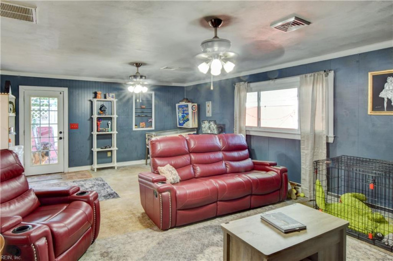 Photo 19 of 45 residential for sale in Chesapeake virginia
