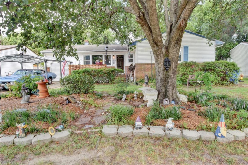 Photo 2 of 45 residential for sale in Chesapeake virginia
