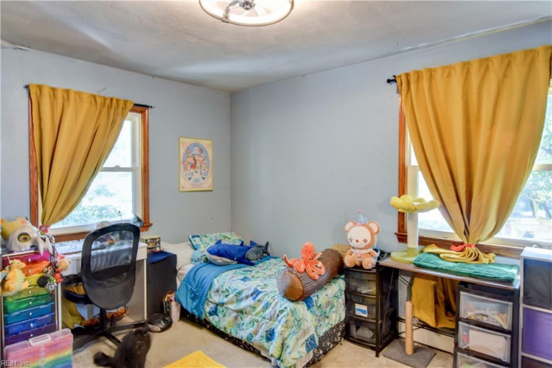 Photo 33 of 45 residential for sale in Chesapeake virginia