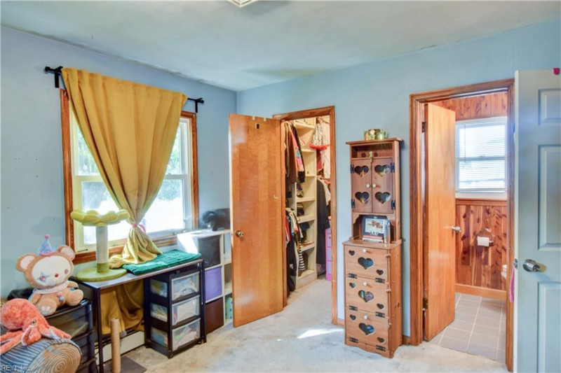Photo 34 of 45 residential for sale in Chesapeake virginia