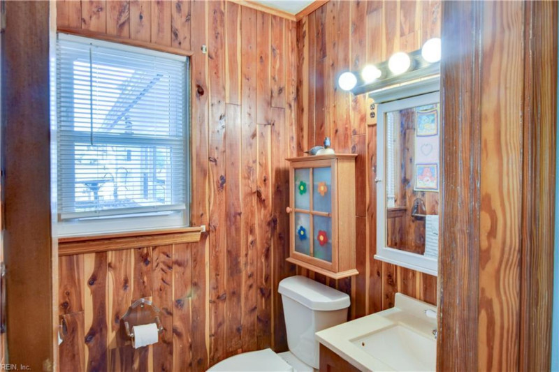 Photo 36 of 45 residential for sale in Chesapeake virginia