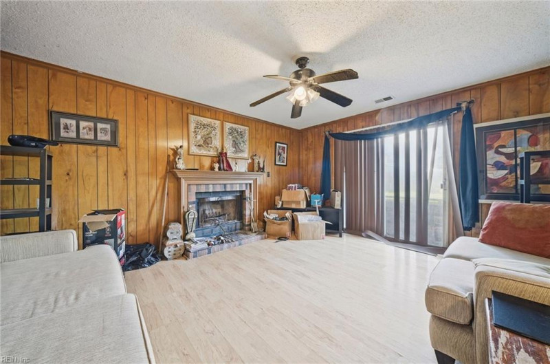 Photo 11 of 35 residential for sale in Chesapeake virginia Photo 11 of 35 residential for sale in Chesapeake virginia