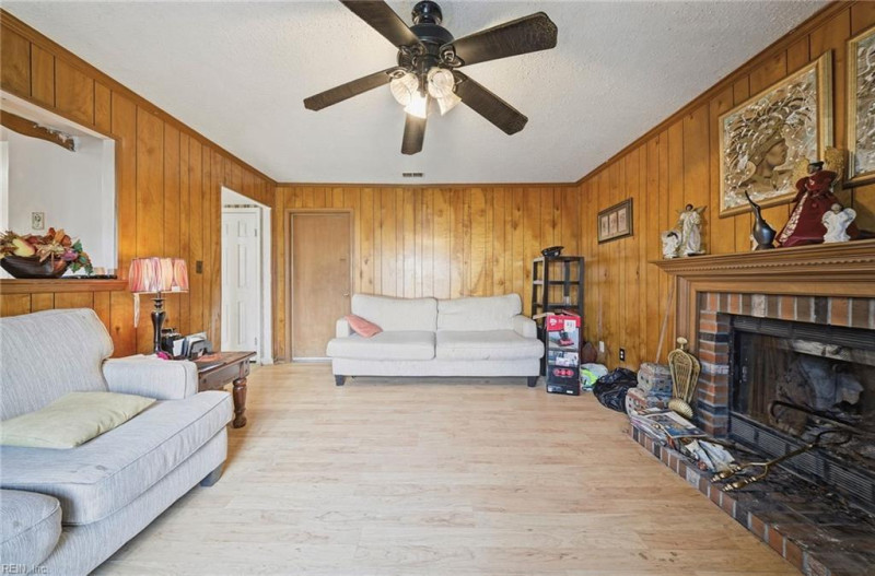 Photo 12 of 35 residential for sale in Chesapeake virginia Photo 12 of 35 residential for sale in Chesapeake virginia