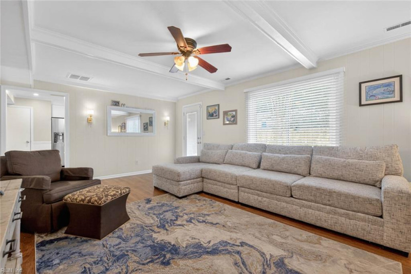 Photo 11 of 35 residential for sale in Virginia Beach virginia