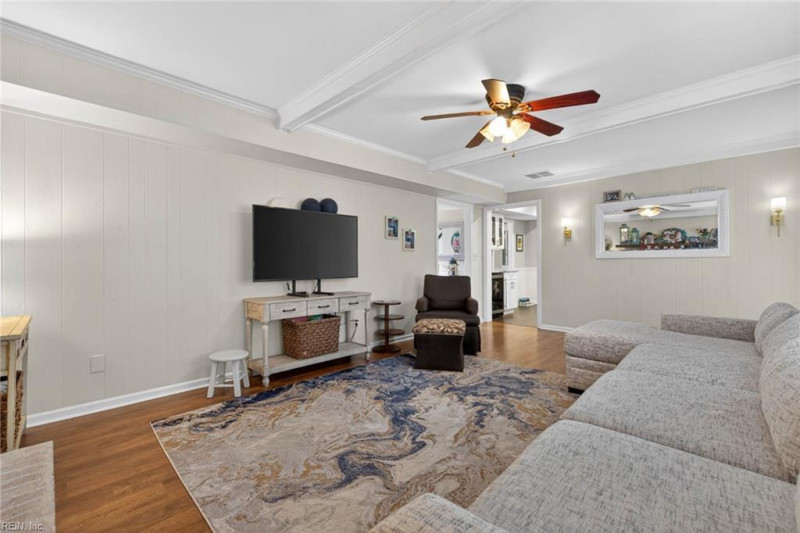 Photo 12 of 35 residential for sale in Virginia Beach virginia