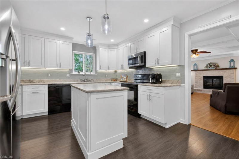 Photo 7 of 35 residential for sale in Virginia Beach virginia
