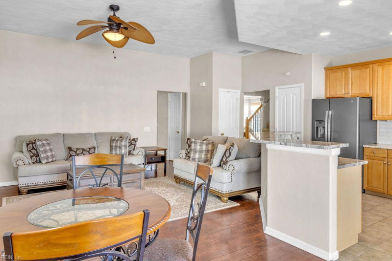 Photo 10 of 35 residential for sale in Chesapeake virginia