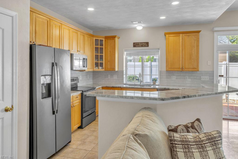 Photo 12 of 35 residential for sale in Chesapeake virginia