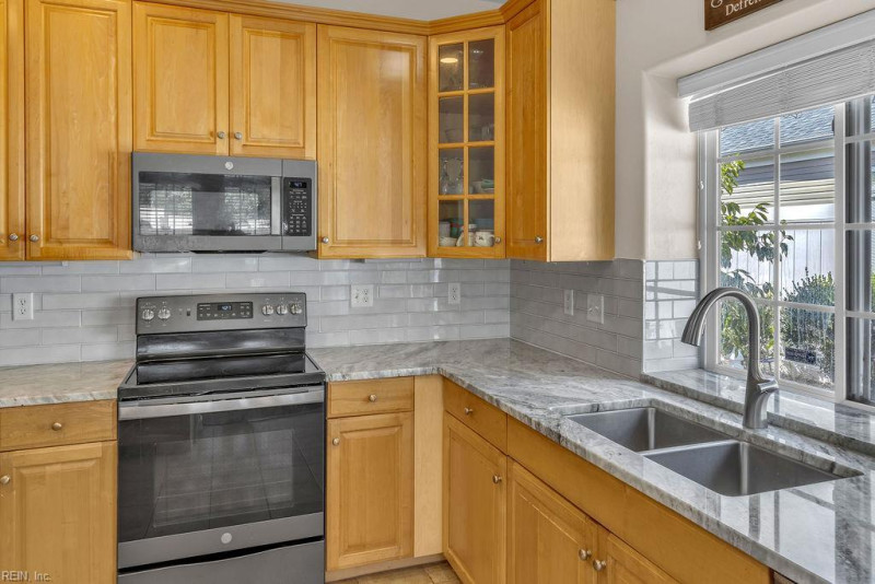 Photo 14 of 35 residential for sale in Chesapeake virginia