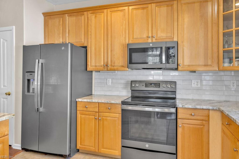 Photo 15 of 35 residential for sale in Chesapeake virginia