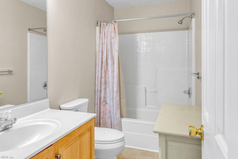 Photo 25 of 35 residential for sale in Chesapeake virginia