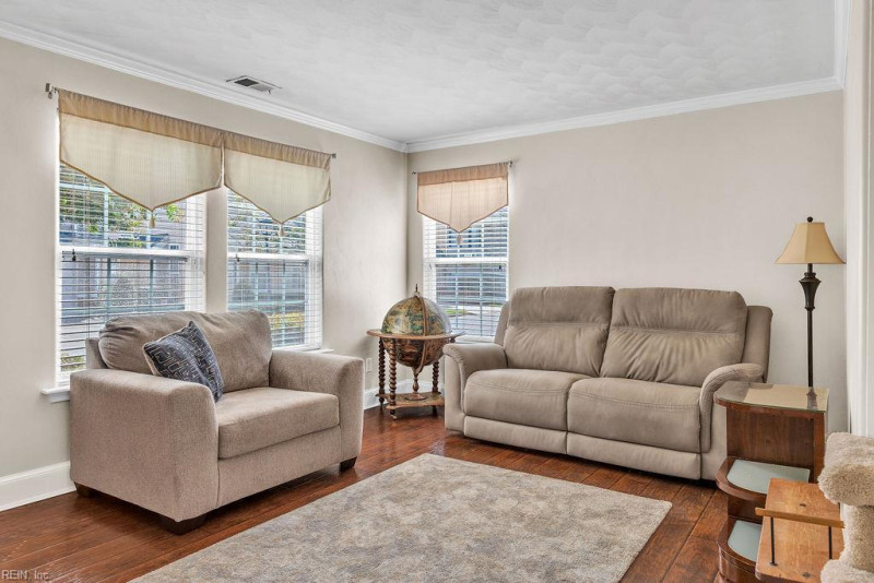 Photo 5 of 35 residential for sale in Chesapeake virginia
