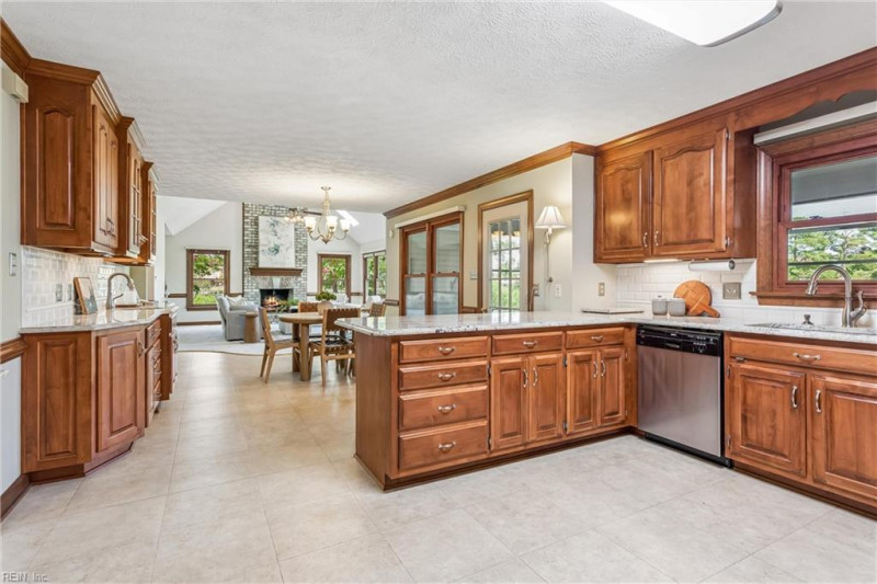 Photo 11 of 49 residential for sale in Poquoson virginia
