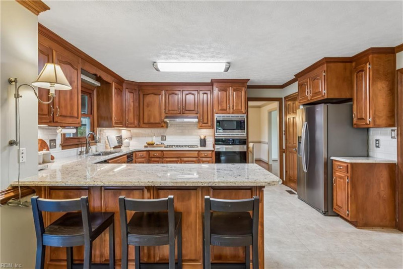 Photo 14 of 49 residential for sale in Poquoson virginia