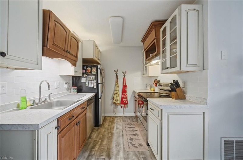 Photo 13 of 26 residential for sale in Virginia Beach virginia