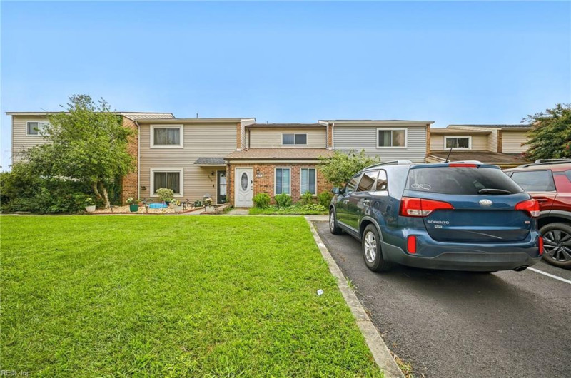 Photo 2 of 26 residential for sale in Virginia Beach virginia