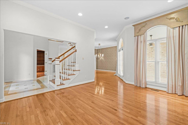 Photo 12 of 49 residential for sale in Chesapeake virginia