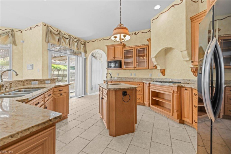Photo 19 of 49 residential for sale in Chesapeake virginia