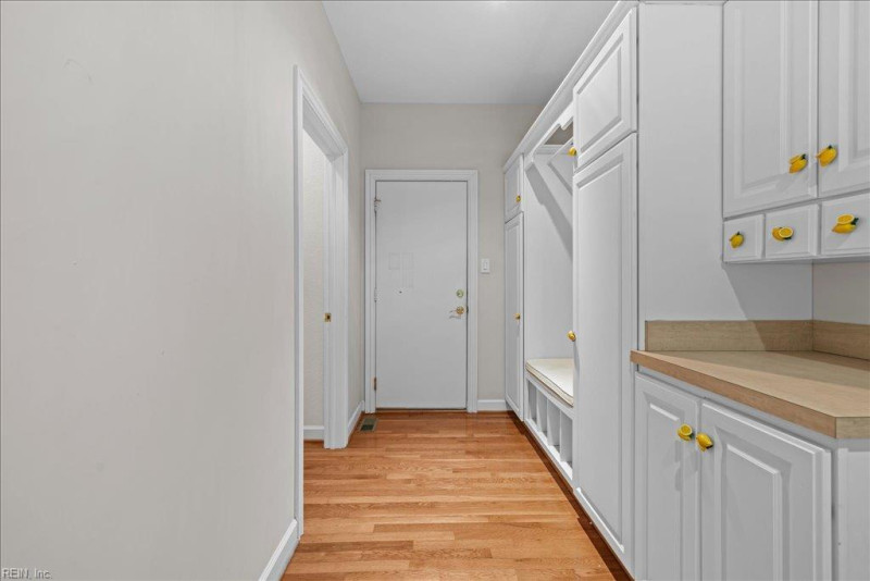 Photo 25 of 49 residential for sale in Chesapeake virginia