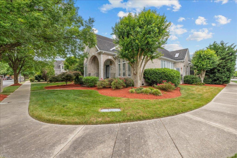 Photo 4 of 49 residential for sale in Chesapeake virginia