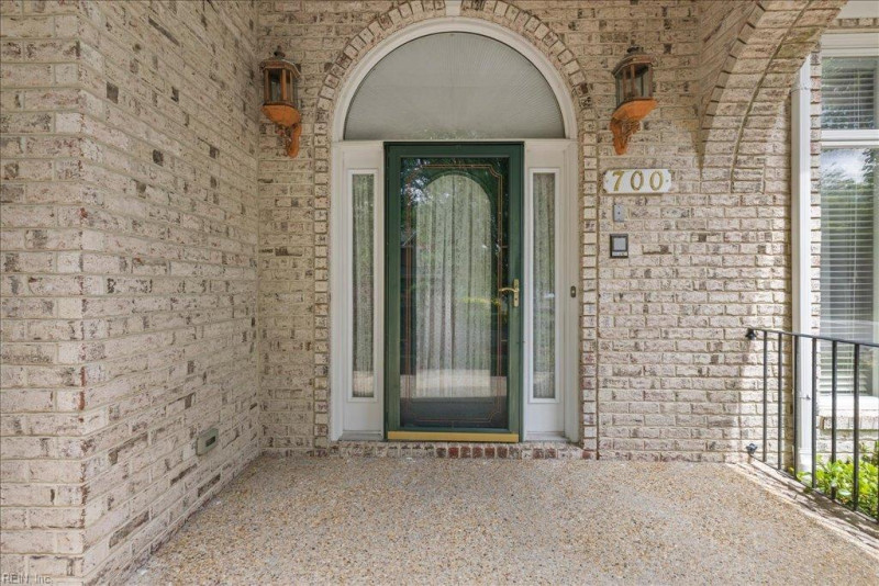 Photo 5 of 49 residential for sale in Chesapeake virginia