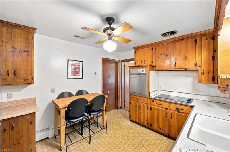 Photo 11 of 39 residential for sale in Newport News virginia