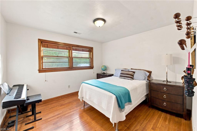 Photo 18 of 39 residential for sale in Newport News virginia