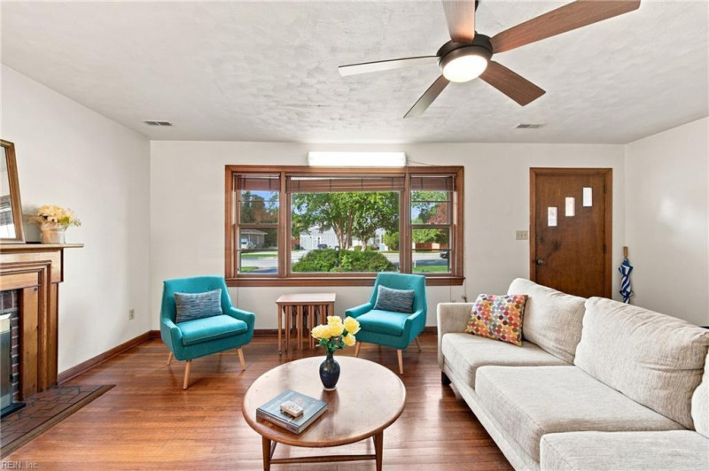 Photo 8 of 39 residential for sale in Newport News virginia