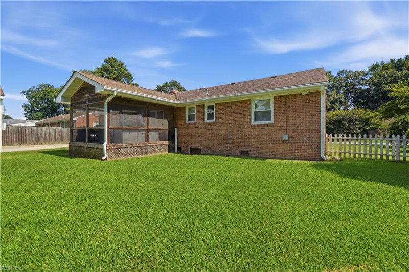Photo 10 of 16 residential for sale in Chesapeake virginia