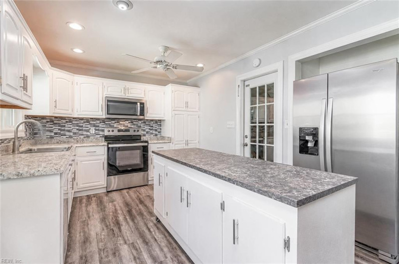 Photo 5 of 16 residential for sale in Chesapeake virginia