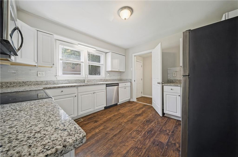 Photo 12 of 27 residential for sale in Virginia Beach virginia