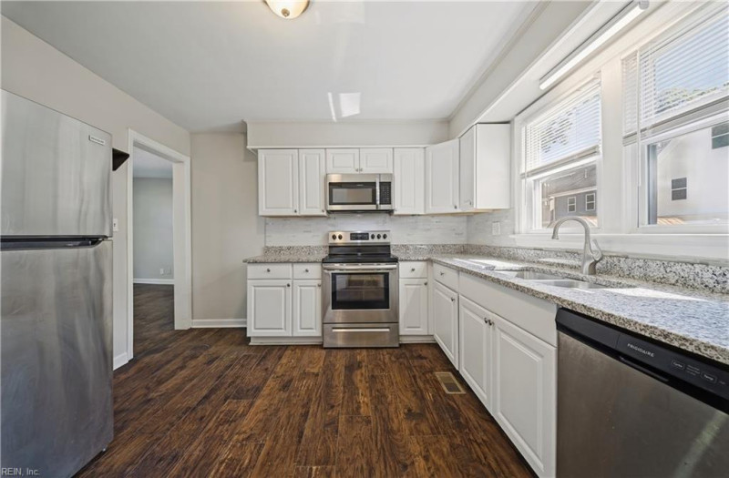 Photo 13 of 27 residential for sale in Virginia Beach virginia