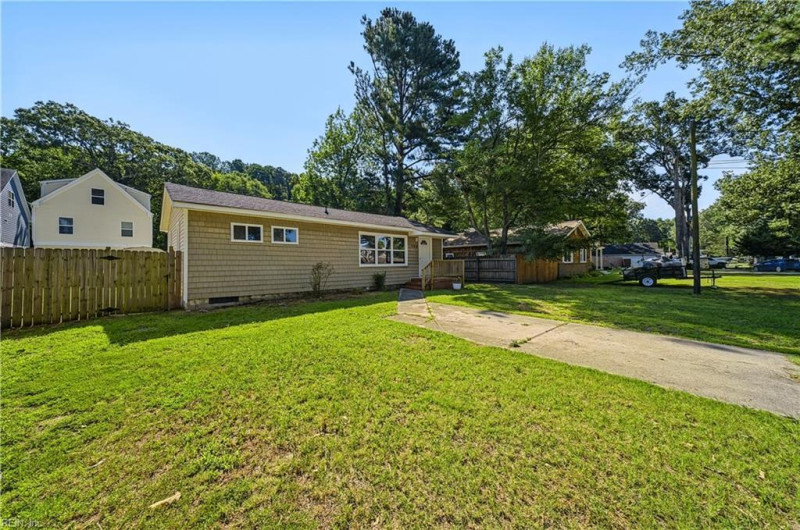 Photo 2 of 27 residential for sale in Virginia Beach virginia