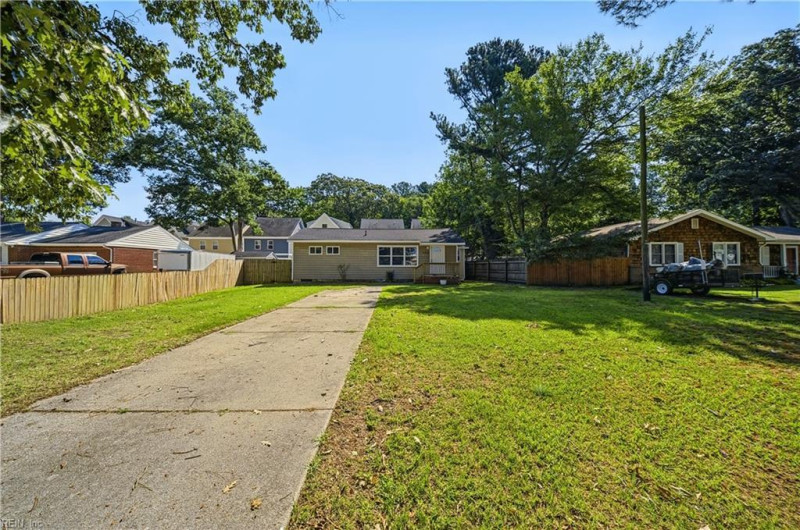 Photo 3 of 27 residential for sale in Virginia Beach virginia