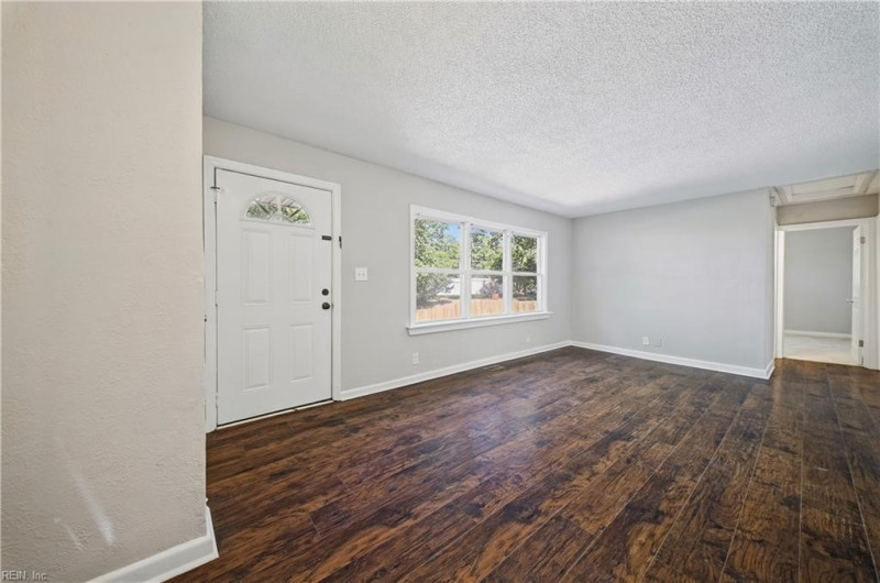 Photo 9 of 27 residential for sale in Virginia Beach virginia