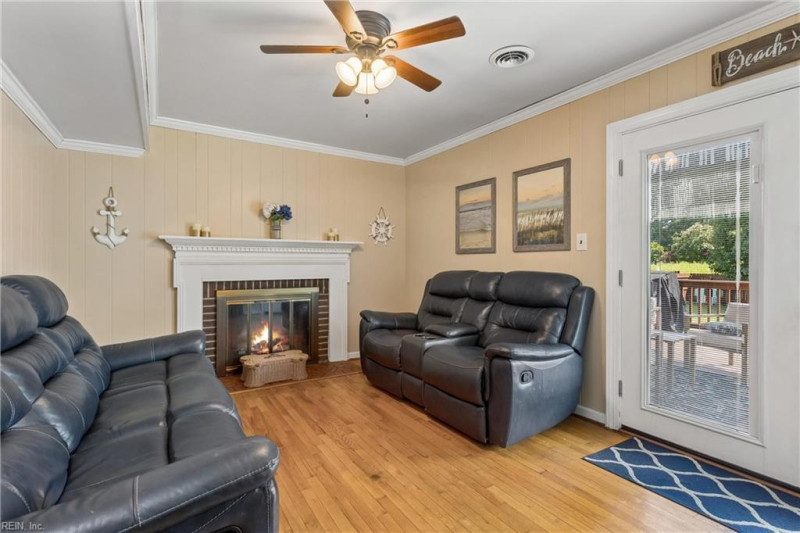 Photo 14 of 36 residential for sale in Poquoson virginia