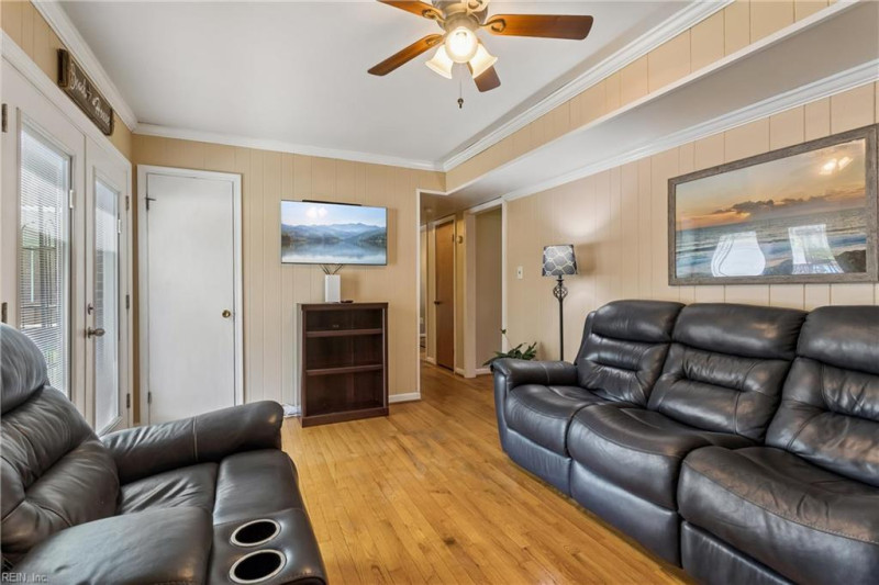 Photo 15 of 36 residential for sale in Poquoson virginia