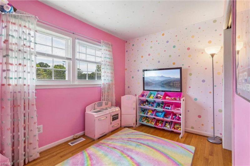 Photo 16 of 36 residential for sale in Poquoson virginia