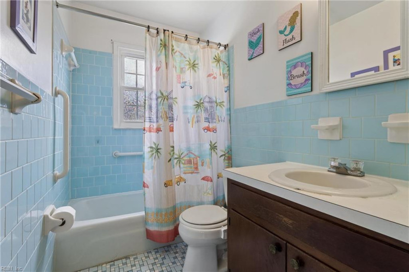 Photo 22 of 36 residential for sale in Poquoson virginia