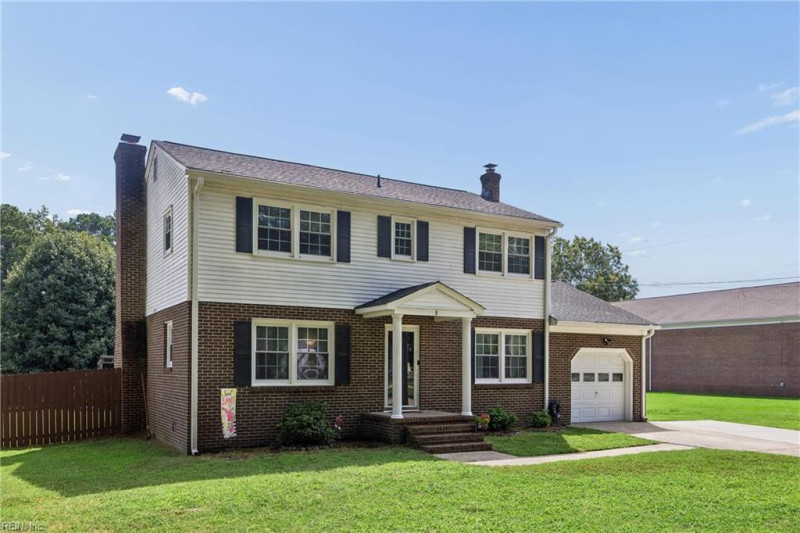Photo 3 of 36 residential for sale in Poquoson virginia
