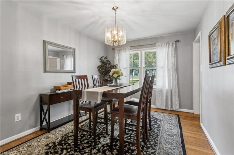 Photo 9 of 36 residential for sale in Poquoson virginia