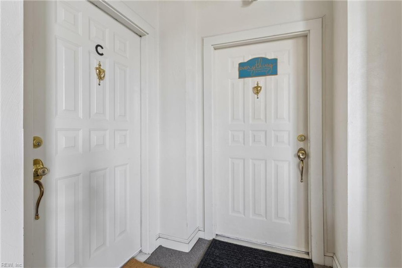 Photo 4 of 24 residential for sale in York County virginia