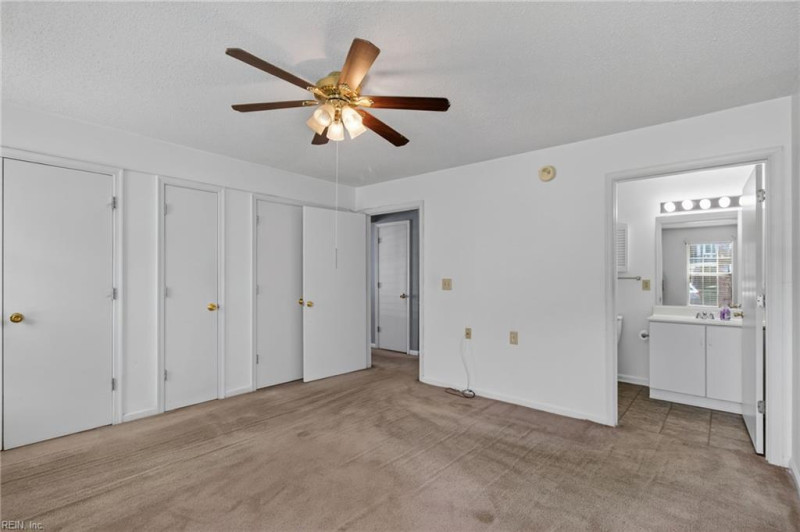 Photo 19 of 24 residential for sale in Chesapeake virginia