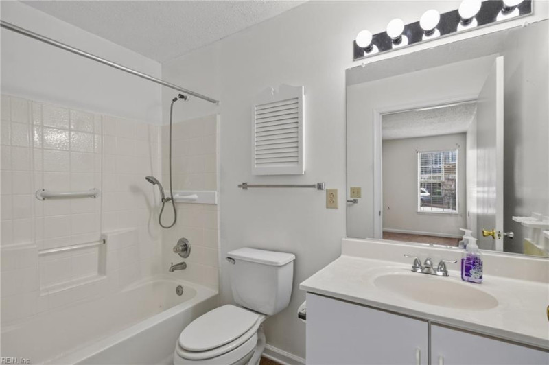 Photo 20 of 24 residential for sale in Chesapeake virginia