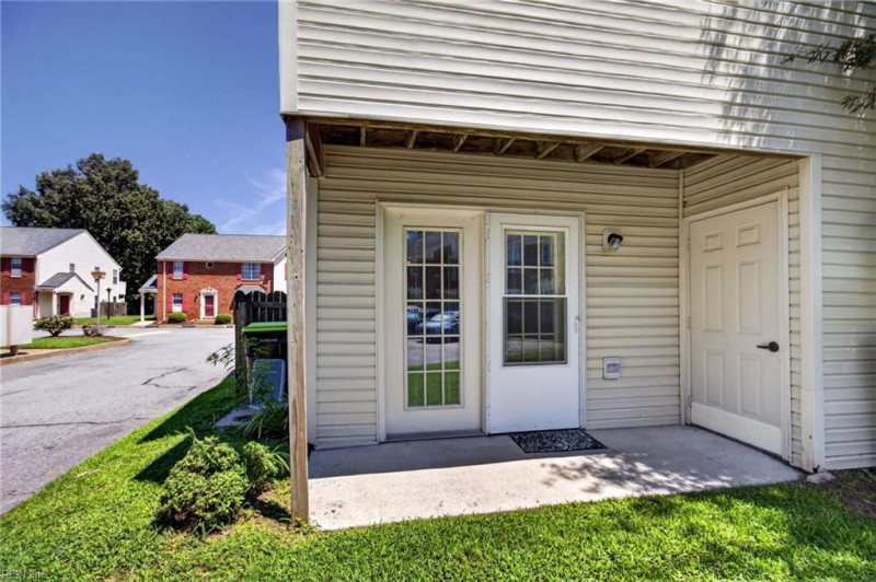 Photo 21 of 24 residential for sale in Chesapeake virginia