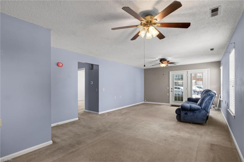Photo 5 of 24 residential for sale in Chesapeake virginia