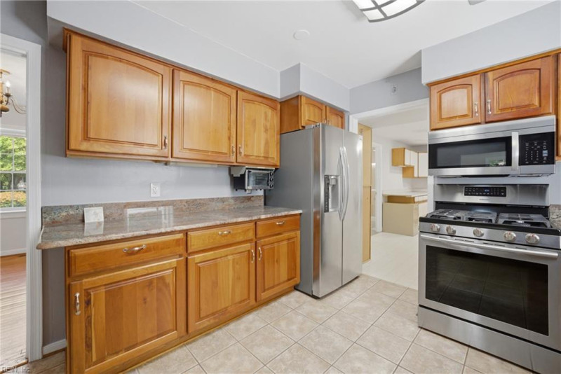 Photo 12 of 34 residential for sale in Virginia Beach virginia