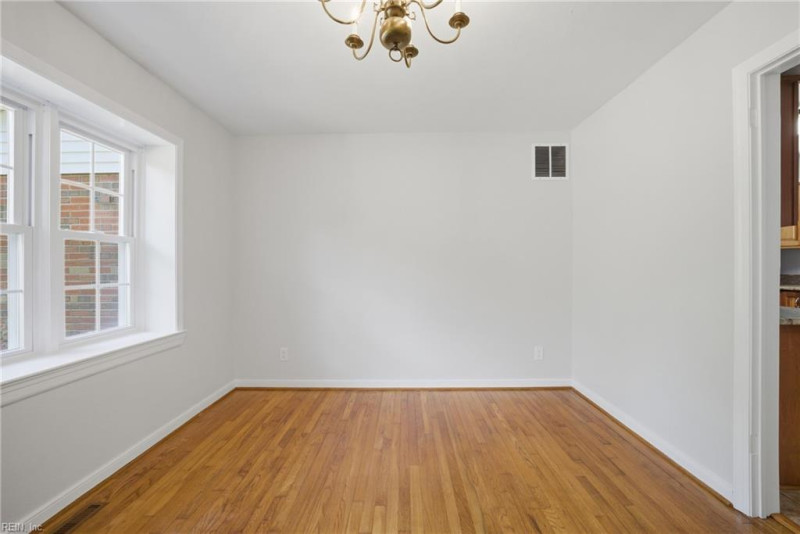 Photo 16 of 34 residential for sale in Virginia Beach virginia