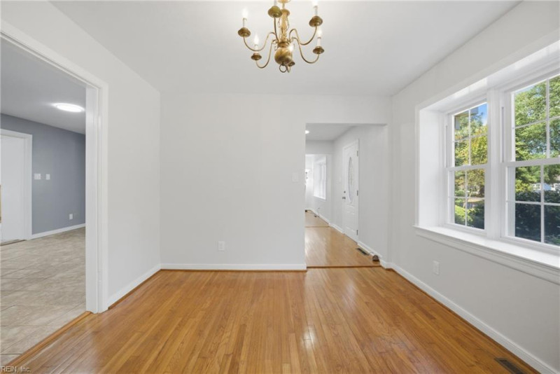 Photo 17 of 34 residential for sale in Virginia Beach virginia