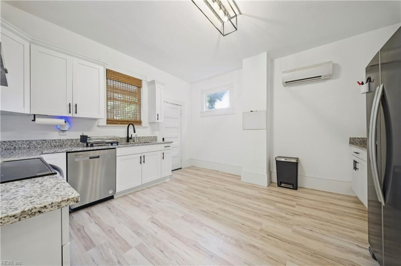 Photo 14 of 33 residential for sale in Norfolk virginia